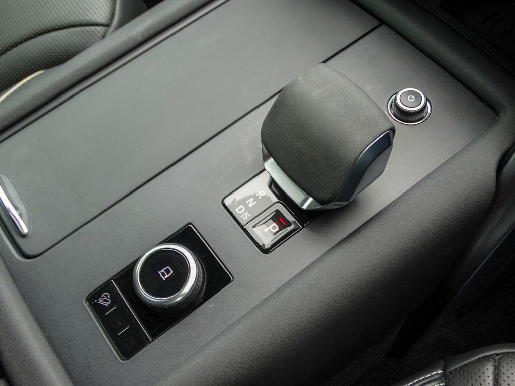 Land Rover Discovery 3 .0 D300 Dynamic Se White #36