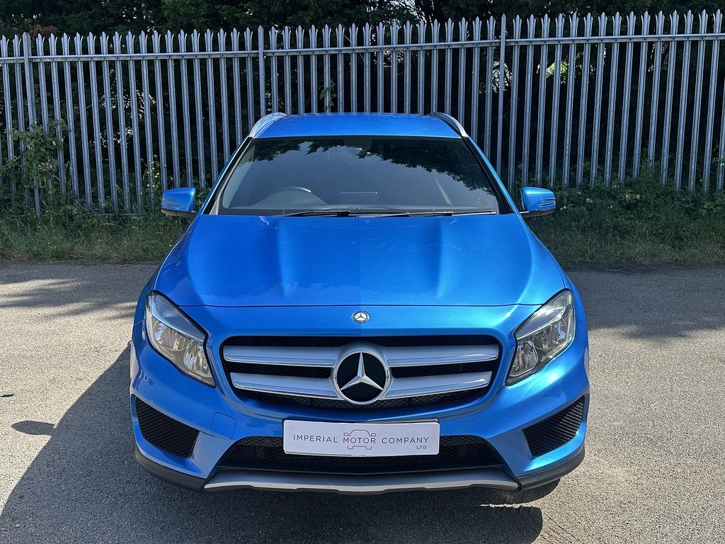 Mercedes-Benz GLA Class Gla200d Amg Line Blue #2