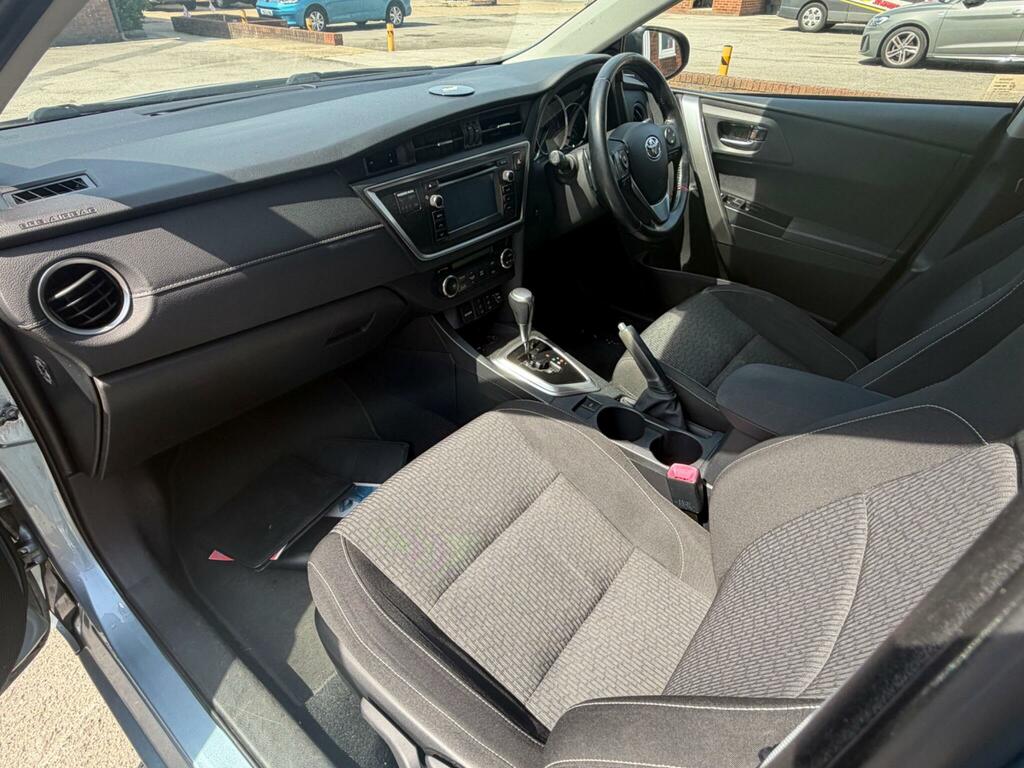 Toyota Auris Icon Plus Blue #4