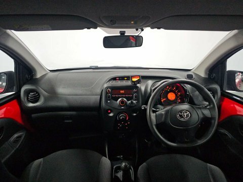 Toyota Aygo X Vvt-i 5dr LG64TVN Red #2