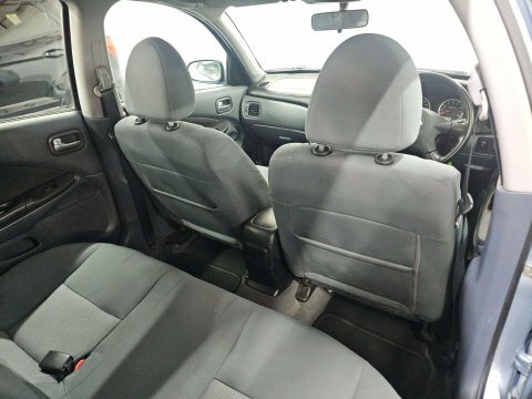 Nissan Almera 1.8 Se Hatchback Gold #14
