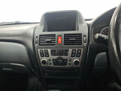 Nissan Almera 1.8 Se Hatchback Gold #28