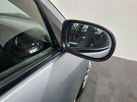 Nissan Almera 1.8 Se Hatchback Gold #47