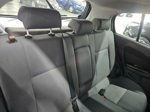 Nissan Almera 1.8 Se Hatchback Gold #15
