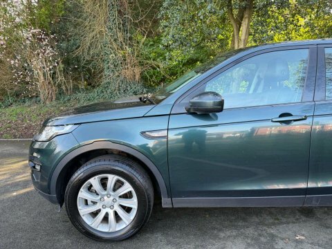 Land Rover Discovery Sport 2.2 Sd4 Se VU15POV Green #5