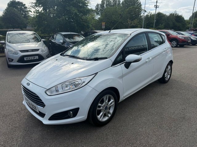 Ford Fiesta 1.25 Zetec Hatchback Euro 5 82 White #3