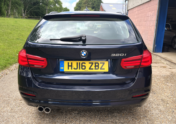 BMW 3 Series Saloon 2.0 Black #4