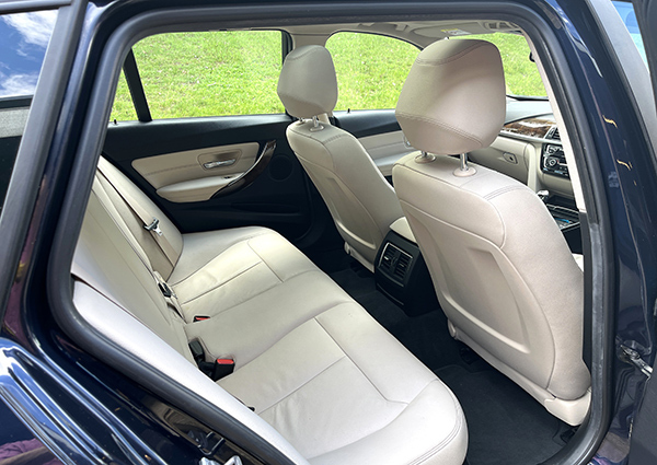 BMW 3 Series Saloon 2.0 Black #10