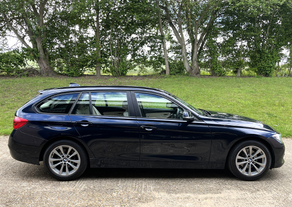 BMW 3 Series Saloon 2.0 Black #2