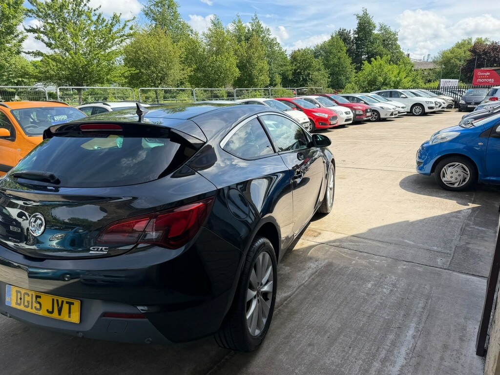 Vauxhall Astra GTC 1.4 T Sri Black #4