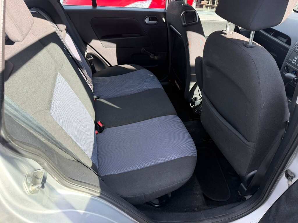 Ford Fusion 1.6 Zetec Silver #25