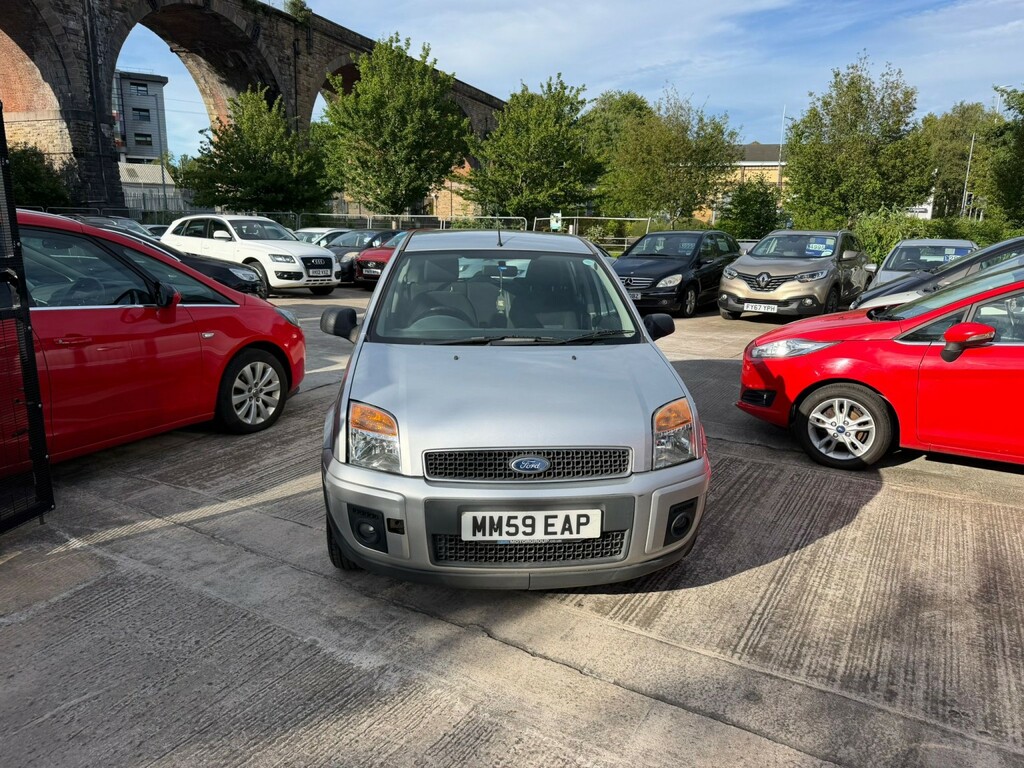 Ford Fusion Hatchback 1.6 Zetec 2010 Silver #2