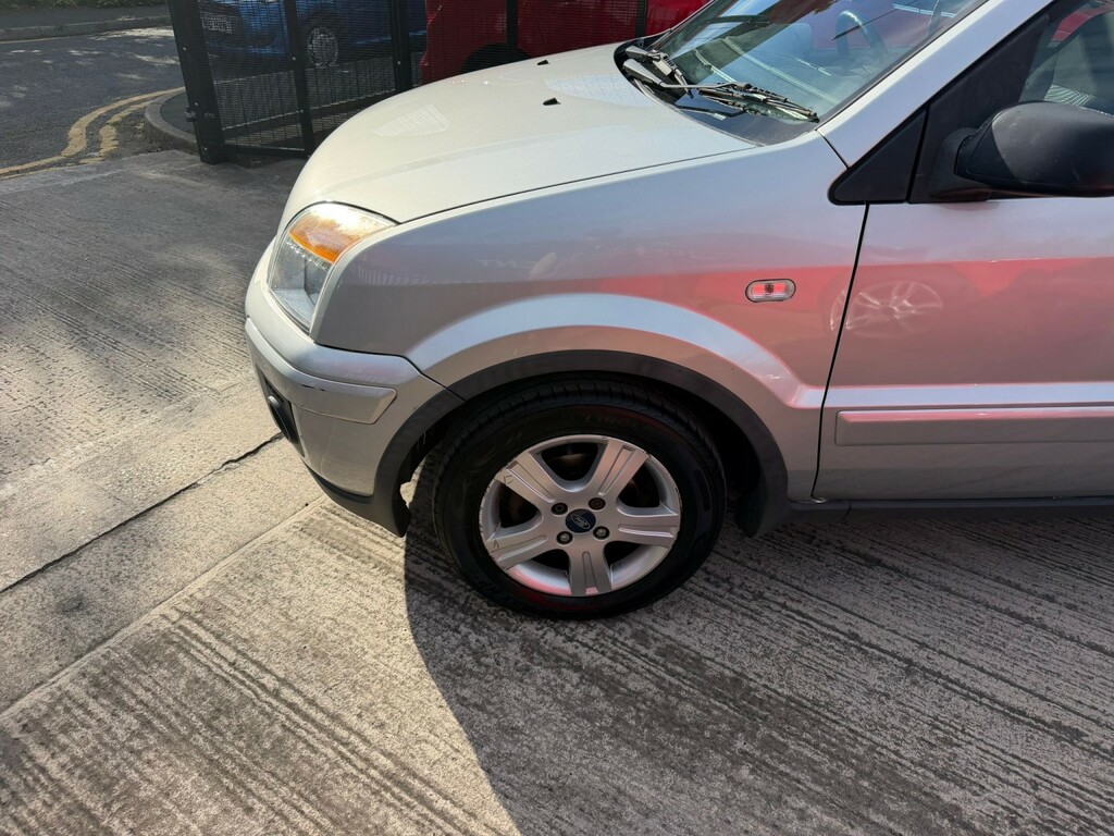 Ford Fusion 1.6 Zetec Silver #8
