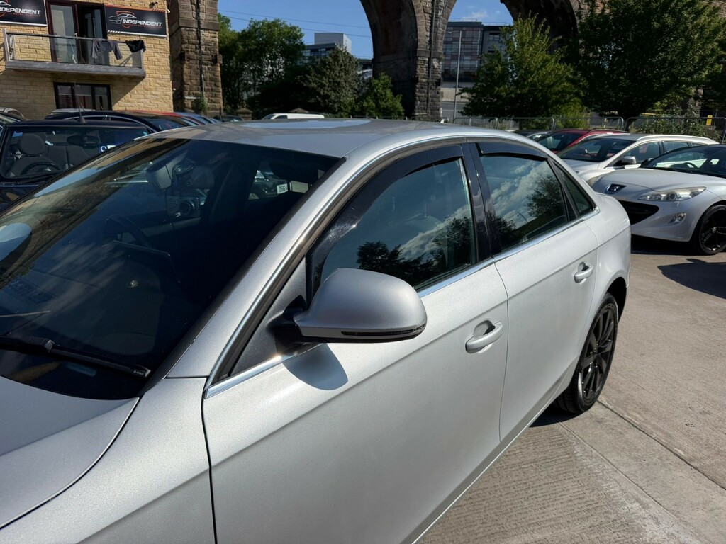 Audi A4 Saloon 2.0 Tdi Executive Se 2009 Silver #3