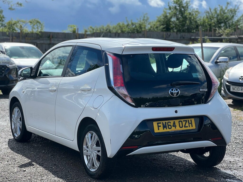 Toyota Aygo 1.0 Vvt-i X-pression Euro 5 Euro 5 White #5