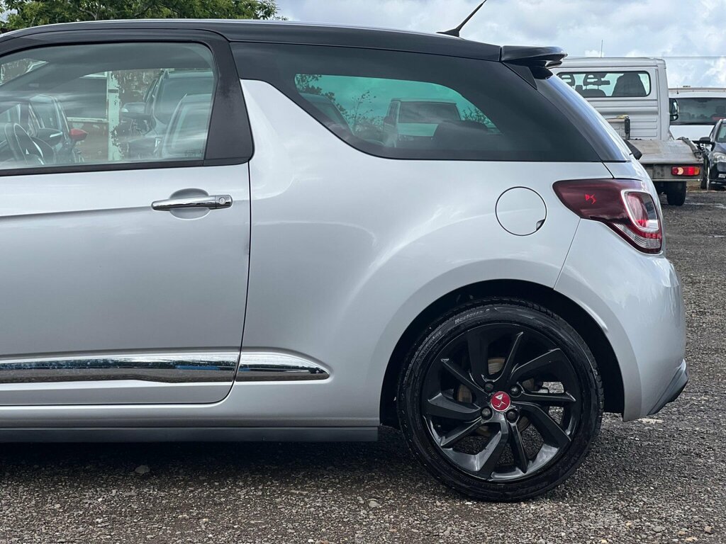 DS DS 3 Puretech Connected Chic White #17