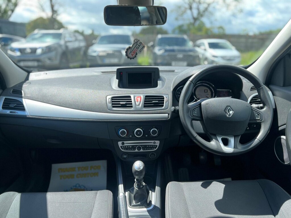 Renault Megane White #22