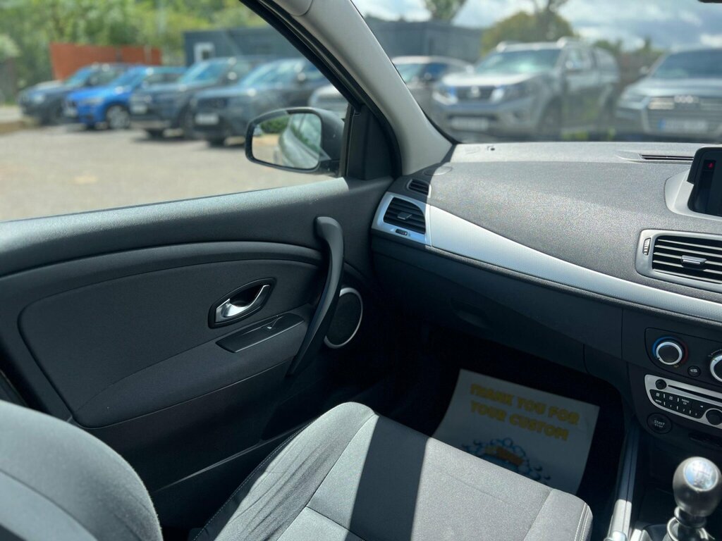 Renault Megane White #25