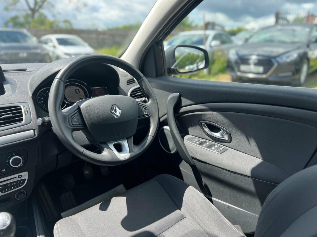 Renault Megane White #24