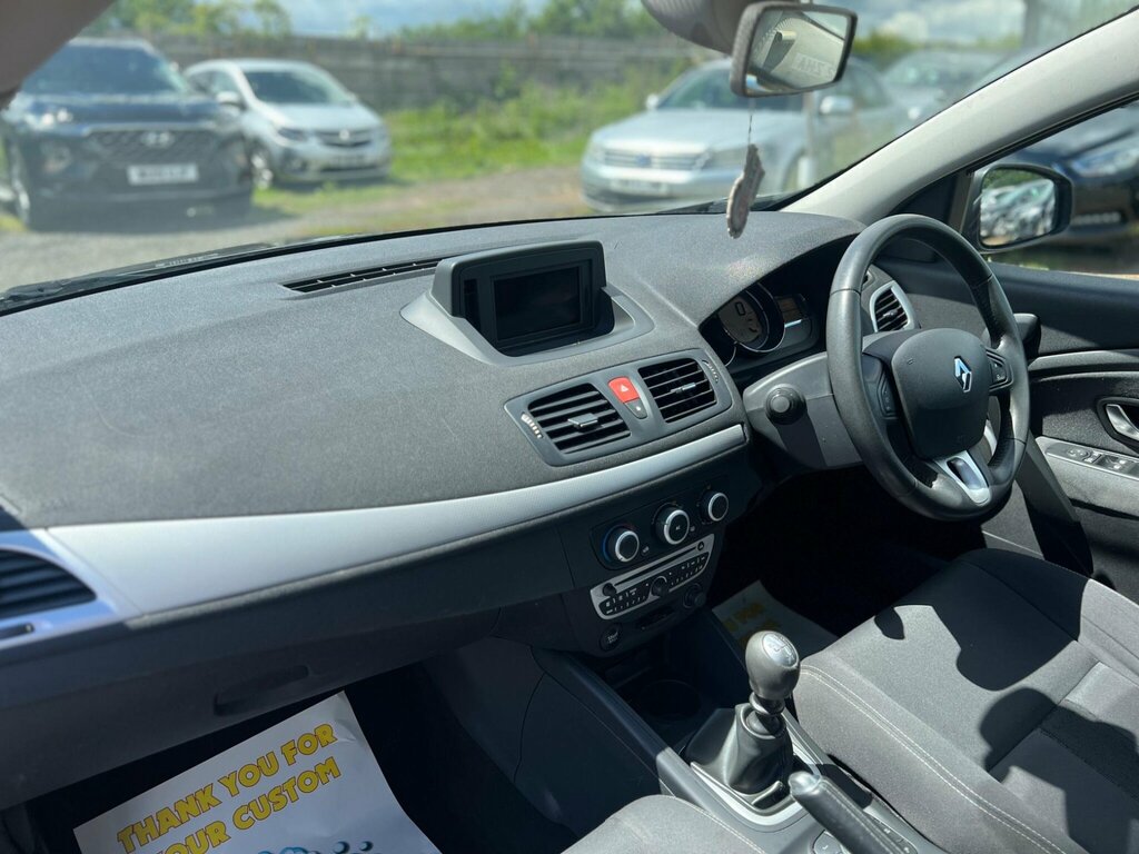 Renault Megane White #20