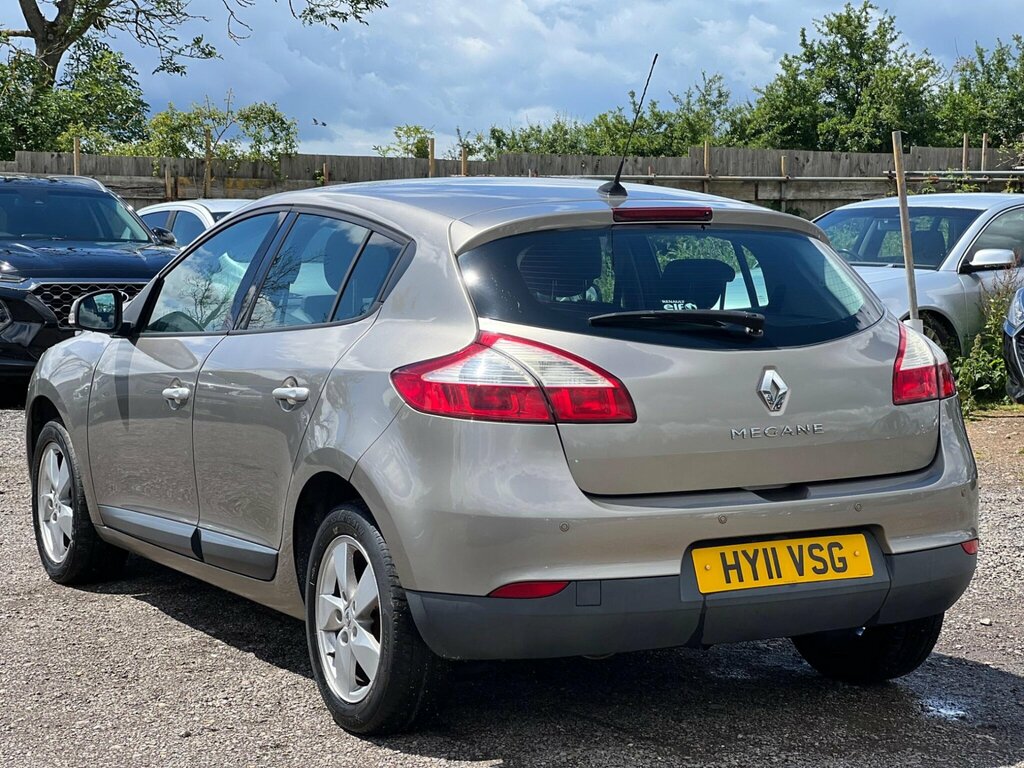 Renault Megane 1.6 16V Dynamique Tomtom Euro 5 Beige #5