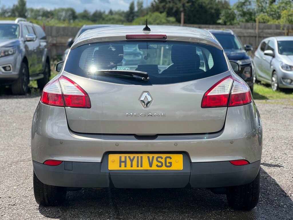 Renault Megane White #7