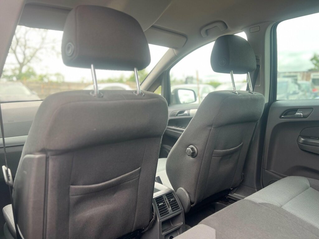 Vauxhall Zafira Exclusiv Red #36