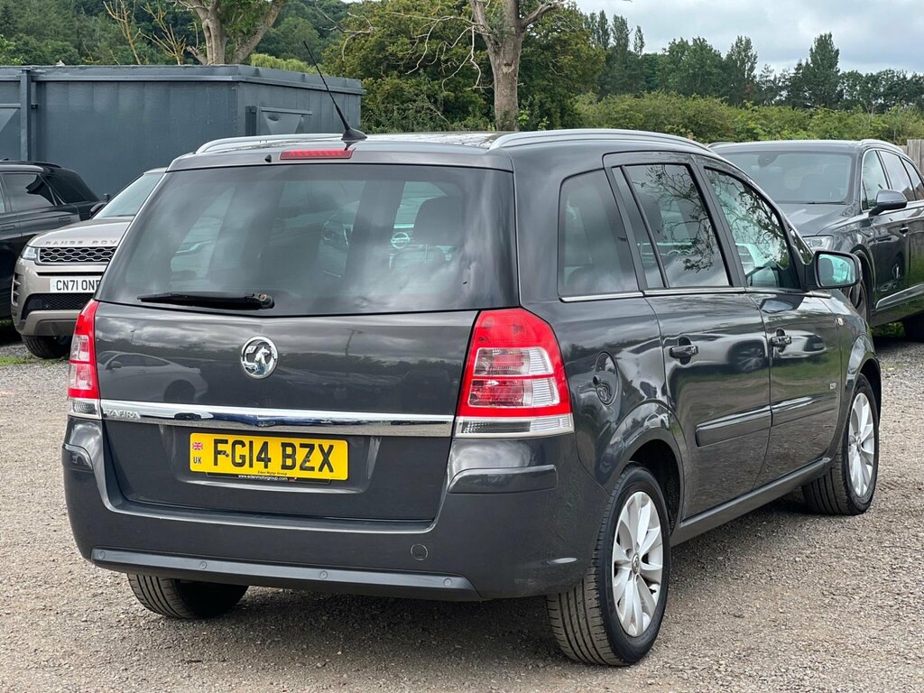 Vauxhall Zafira Exclusiv Red #8