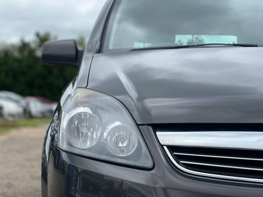 Vauxhall Zafira Exclusiv Red #15