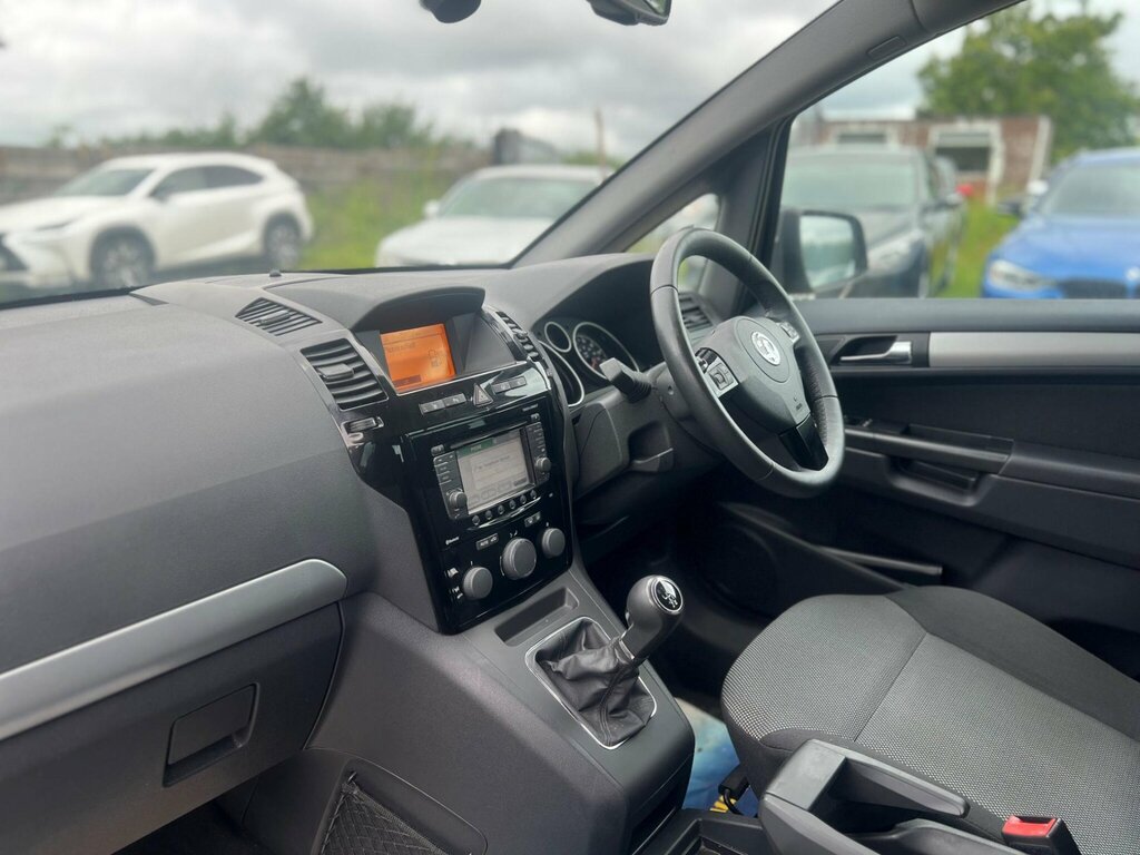 Vauxhall Zafira Exclusiv Red #30