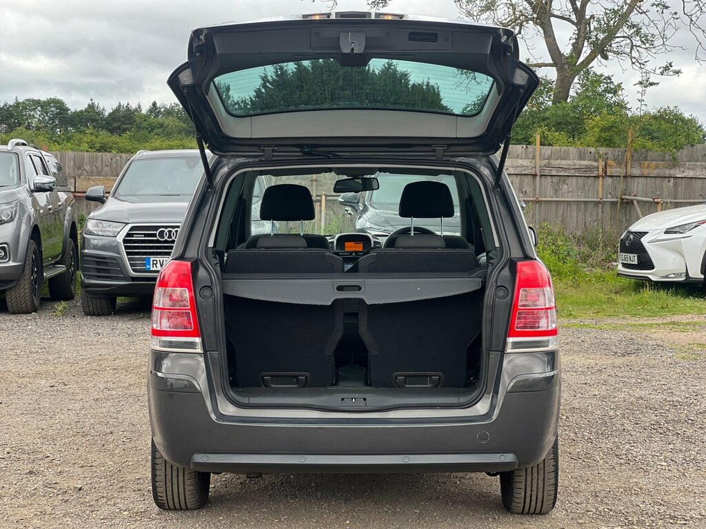 Vauxhall Zafira Exclusiv Red #10