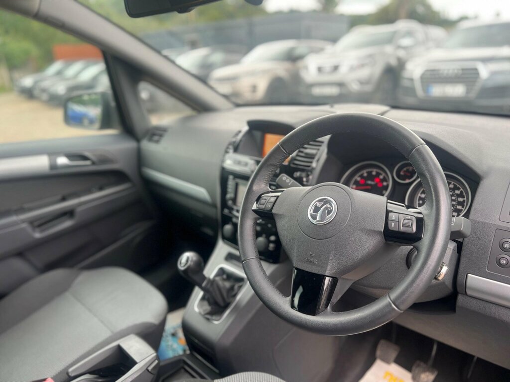 Vauxhall Zafira Exclusiv Red #27