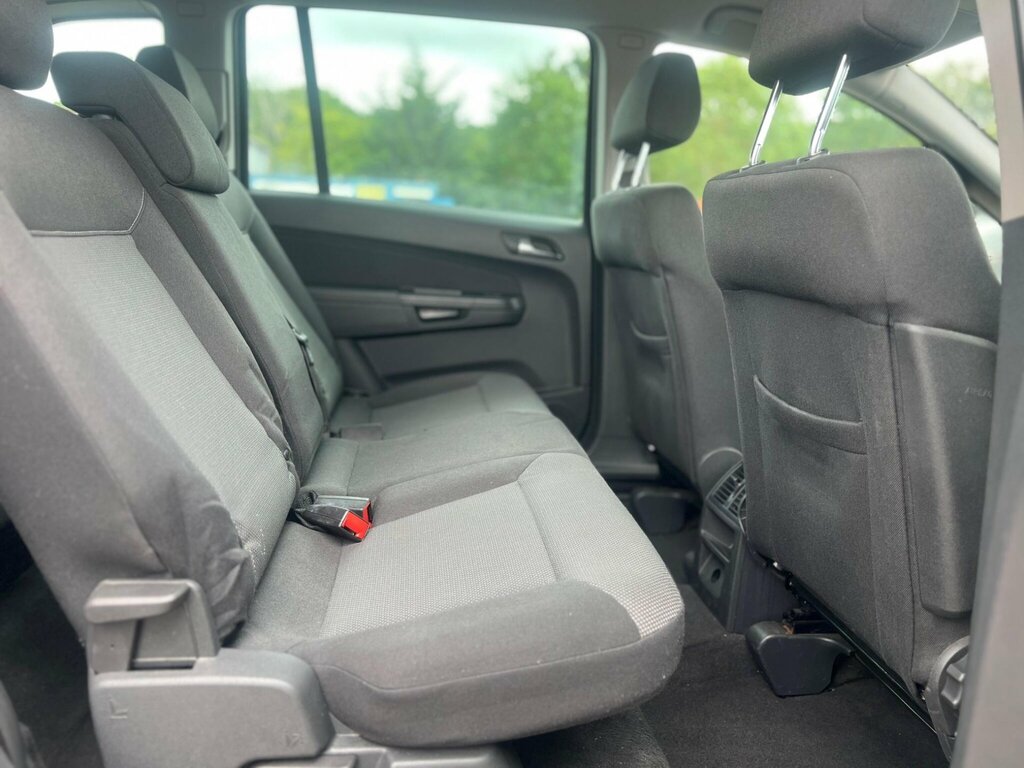 Vauxhall Zafira Exclusiv Red #32