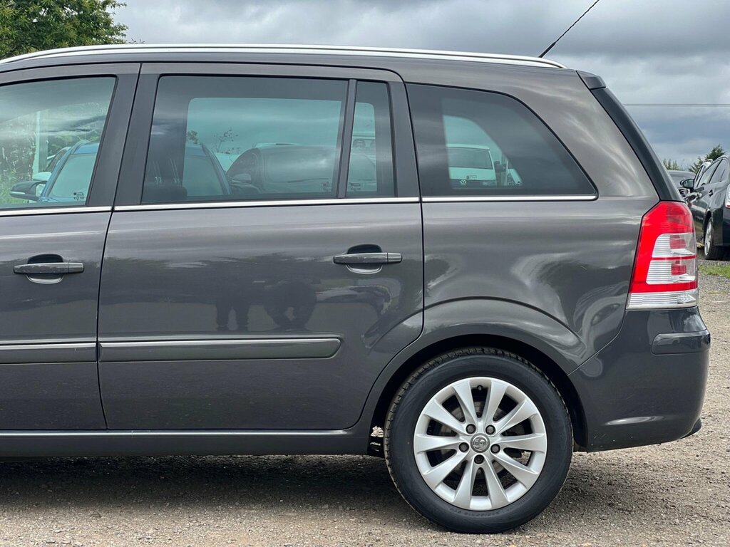 Vauxhall Zafira Exclusiv Red #14