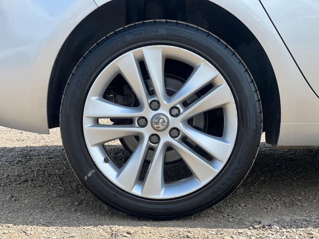 Vauxhall Zafira Tourer Grey #25
