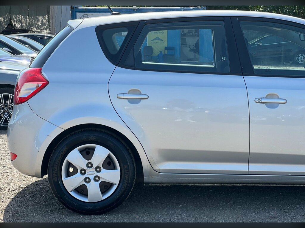 Kia Ceed 1.6 Crdi 2 Sports Wagon Euro 4 Silver #12