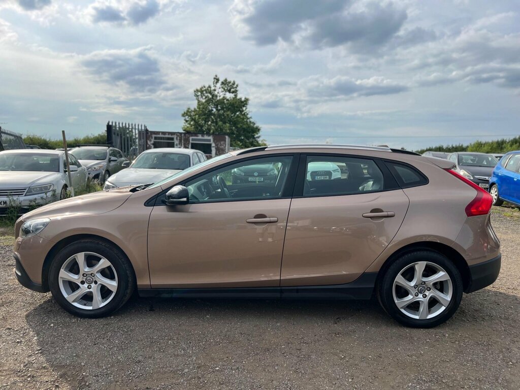 Volvo V40 Cross Country 1.6 D2 Lux Nav Hatchback Powershift White #8