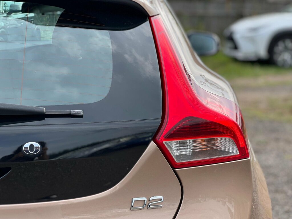 Volvo V40 Cross Country 1.6 D2 Lux Nav Hatchback Powershift White #18