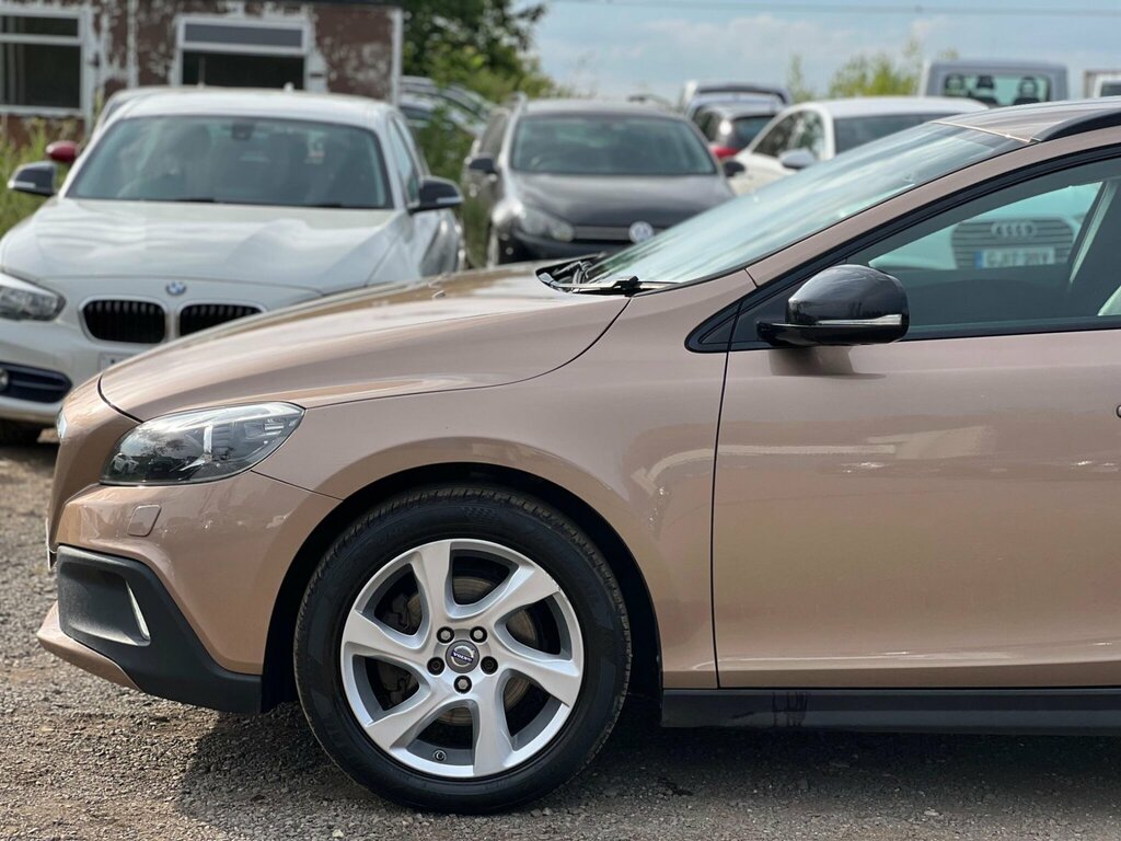 Volvo V40 Cross Country 1.6 D2 Lux Nav Hatchback Powershift White #9