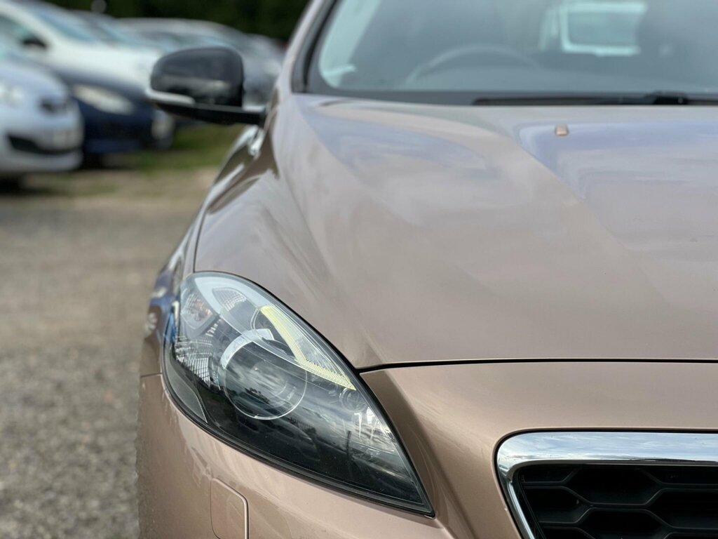 Volvo V40 Cross Country 1.6 D2 Lux Nav Hatchback Powershift White #12
