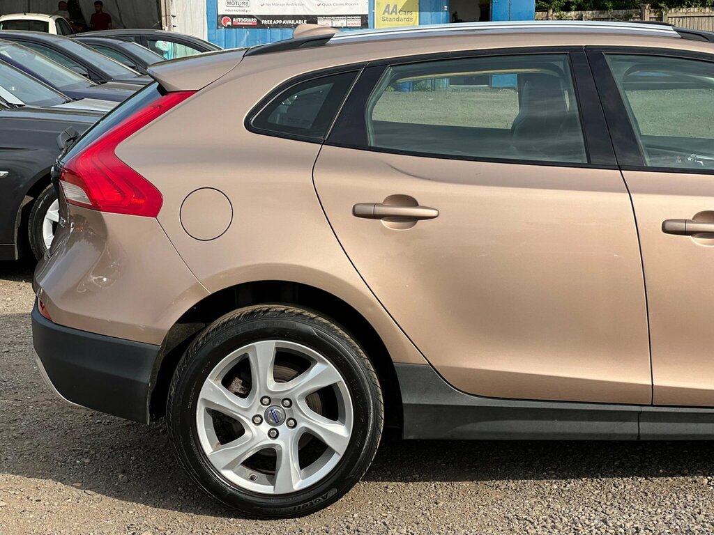 Volvo V40 Cross Country 1.6 D2 Lux Nav Hatchback Powershift White #7