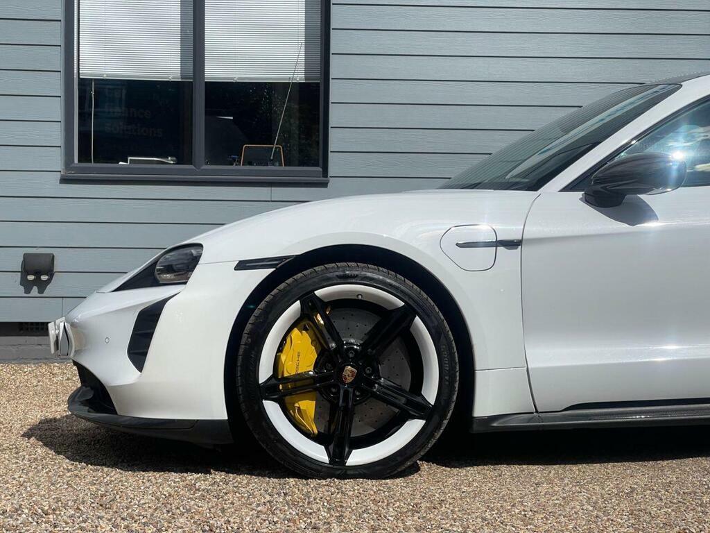 Porsche Taycan Performance Plus 93.4Kwh Turbo S White #5