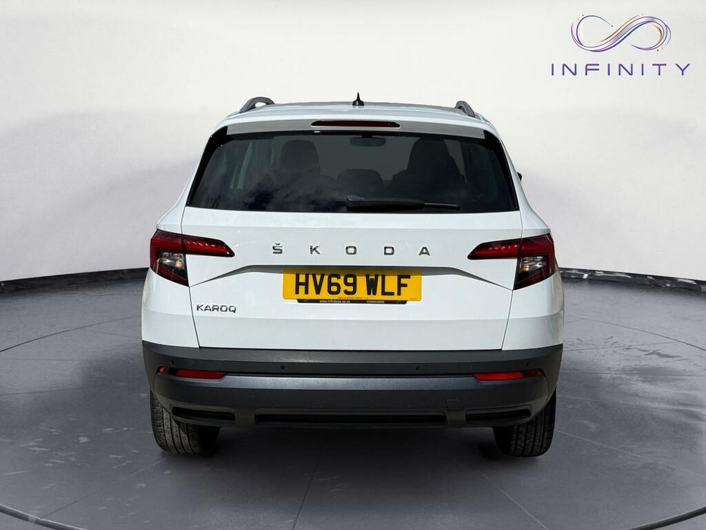 Skoda Karoq 1.6 Tdi Se White #6