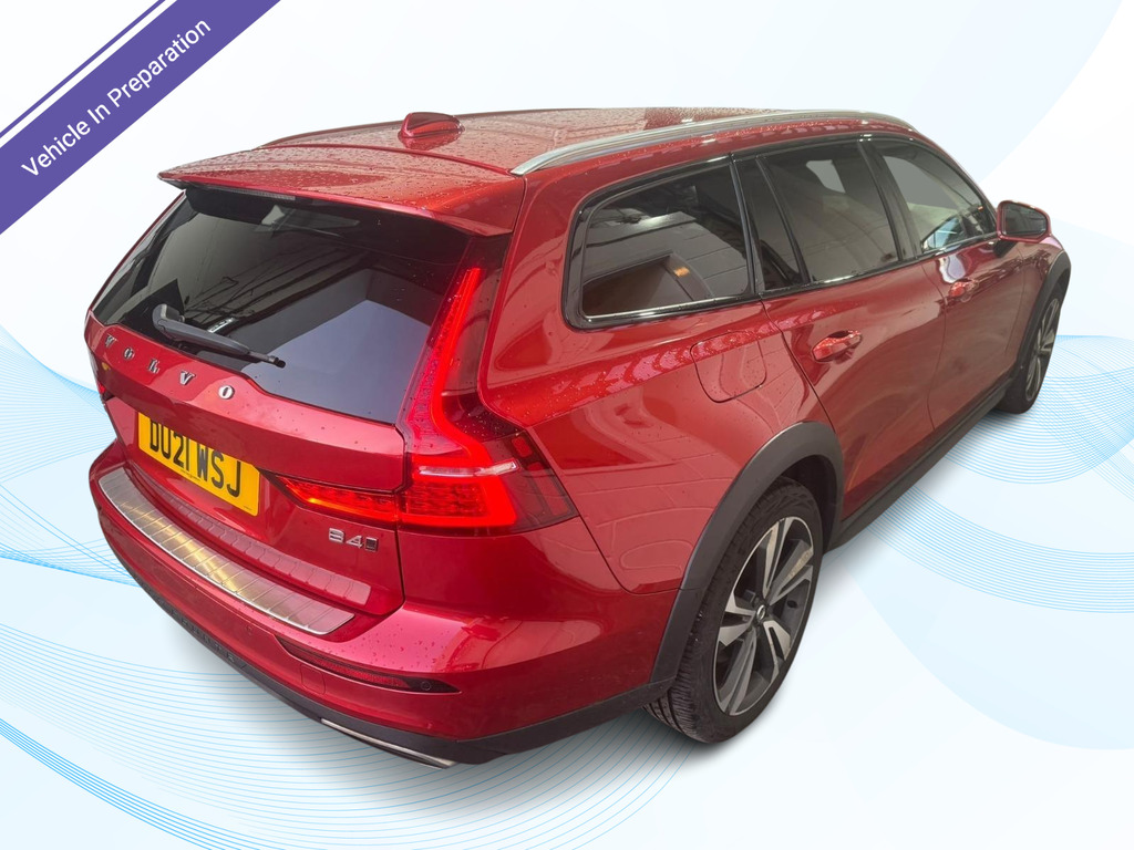 Volvo V60 Cross Country 2.0 B4 Mhev Red
