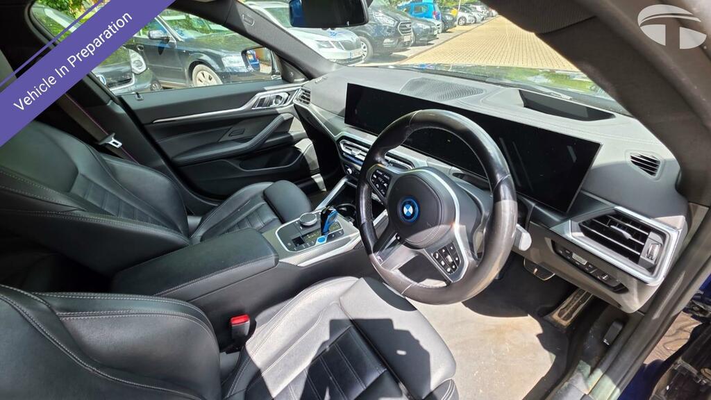 BMW i4 40 83.9Kwh M Sport Gran Blue #6