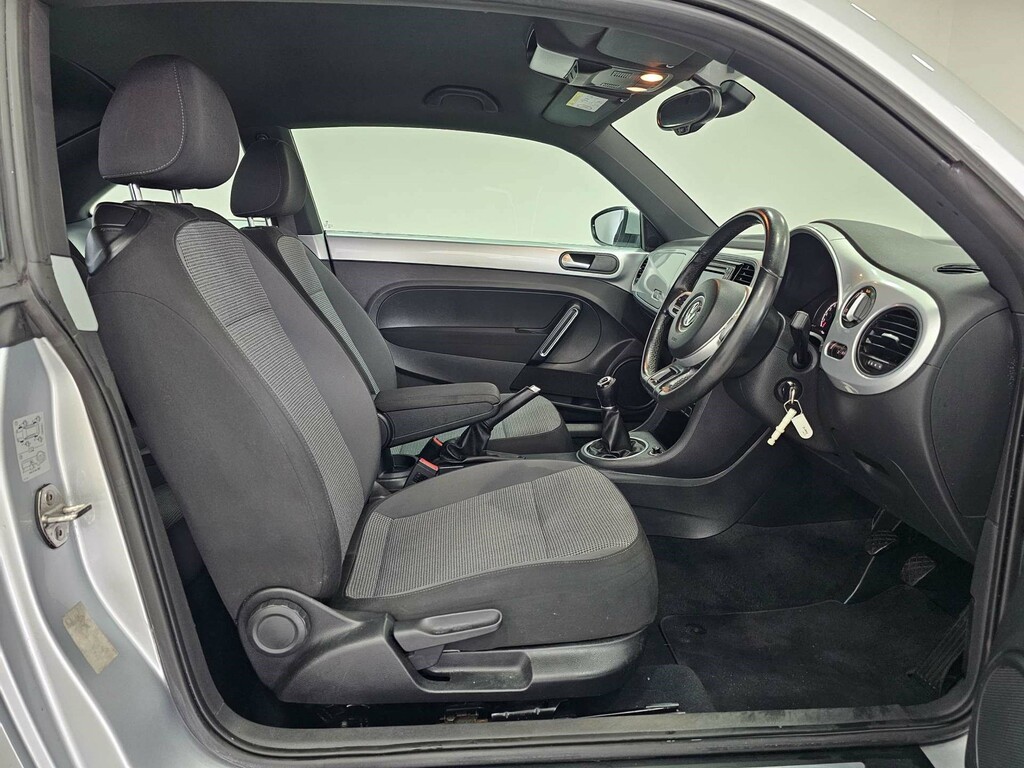 Volkswagen Beetle Design Tsi Bluemotion Technology #3