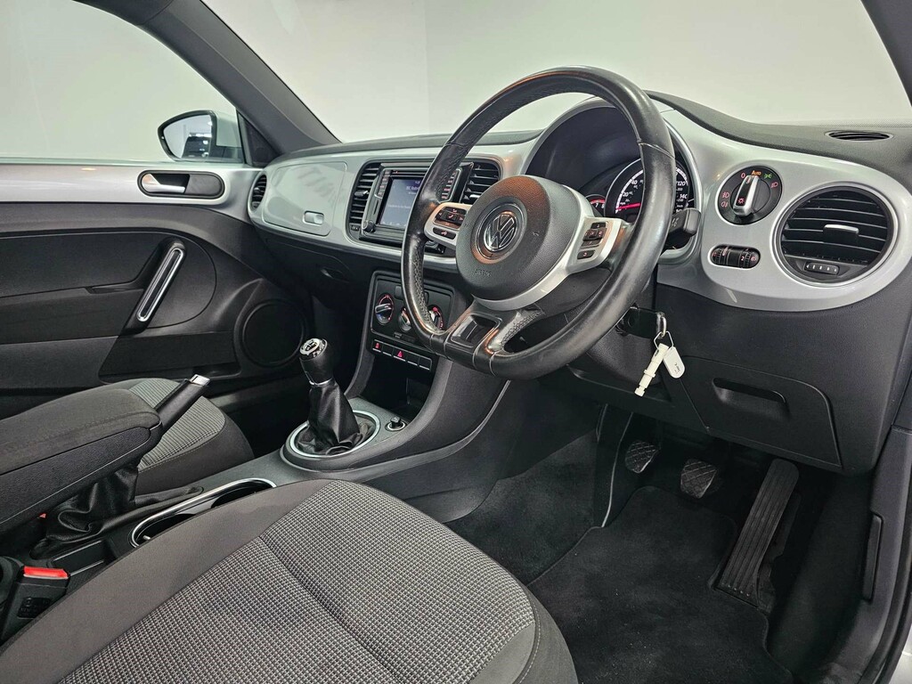 Volkswagen Beetle Design Tsi Bluemotion Technology #5