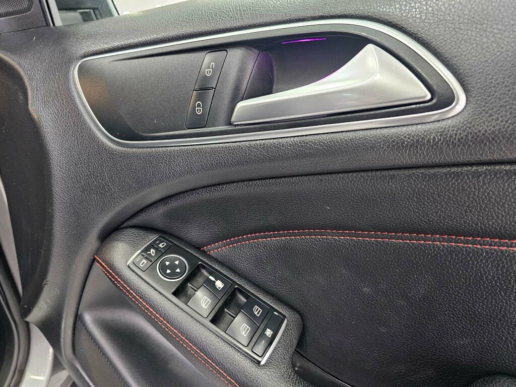 Mercedes-Benz 200 A D Amg Line Red #50
