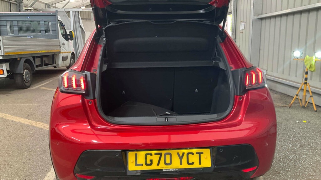 Peugeot e-208 50Kwh Gt Line White #7
