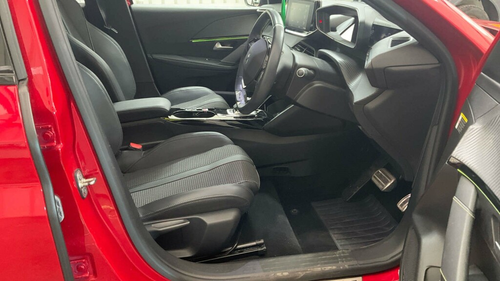 Peugeot e-208 50Kwh Gt Line White #9